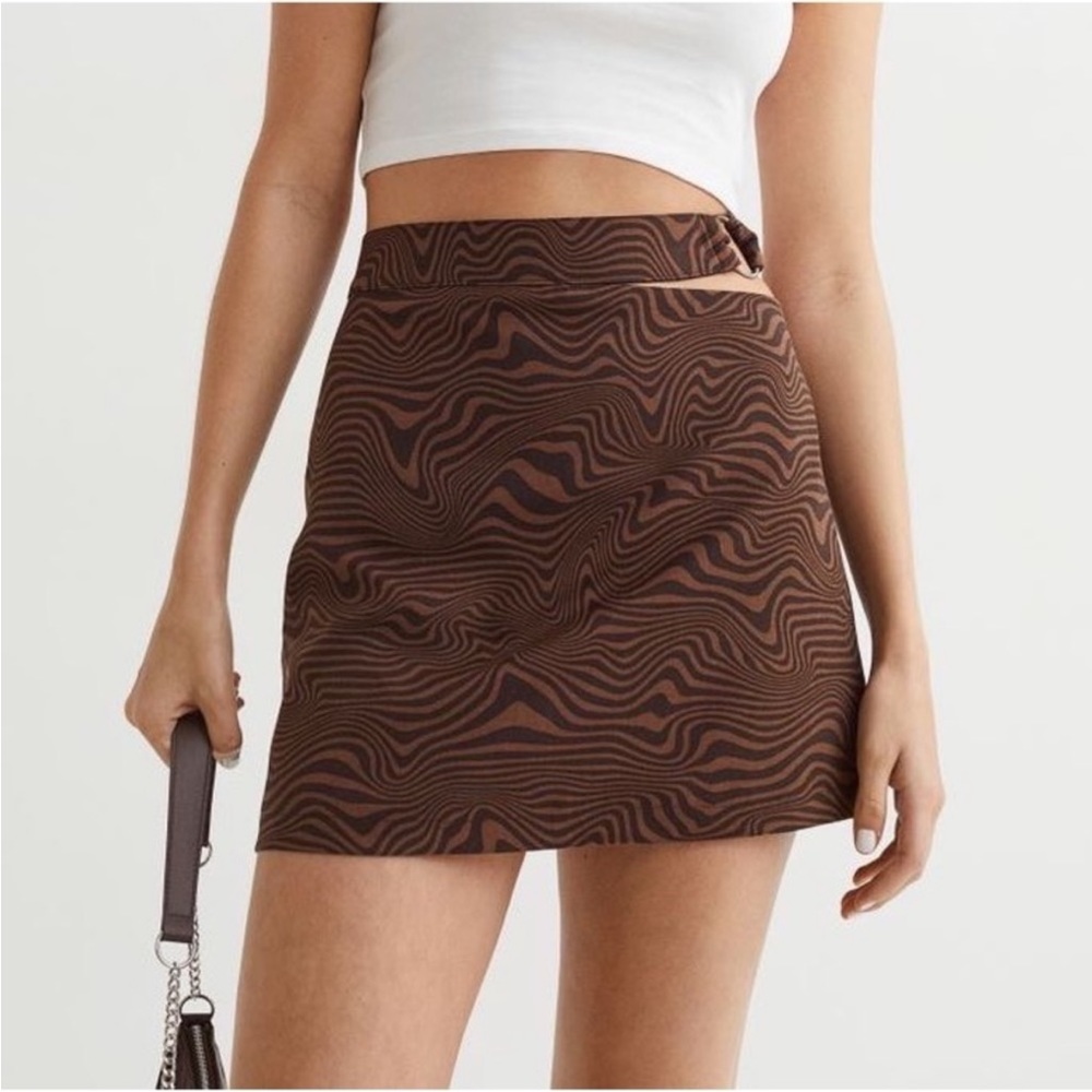 NWOT H&M Cut-out Detail Skirt